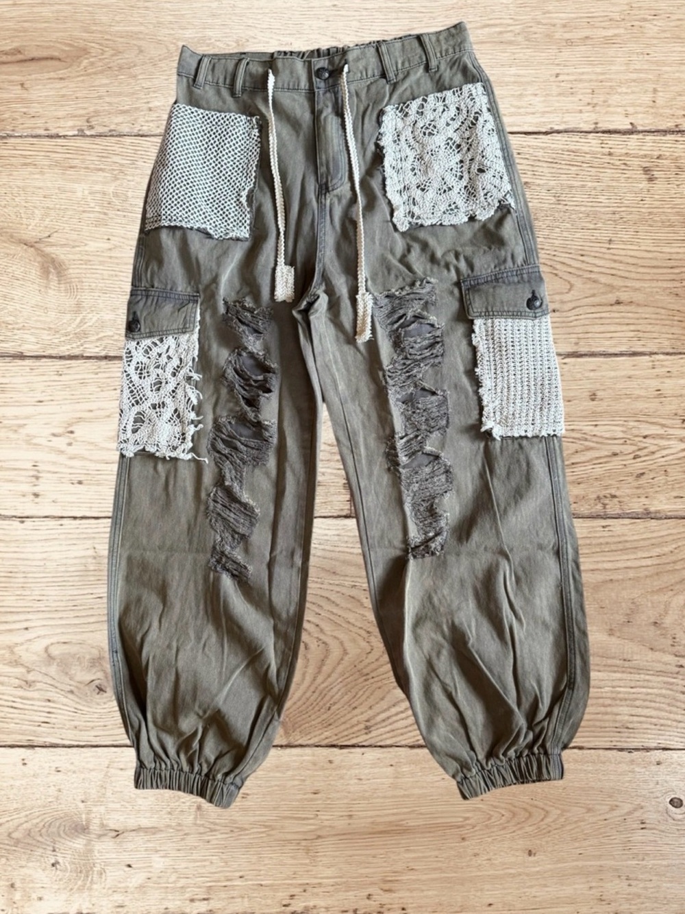 POL Women’s Vintage Wash Crochet Patchwork Distressed Jogger Cargo Pants Large - Picture 5 of 16